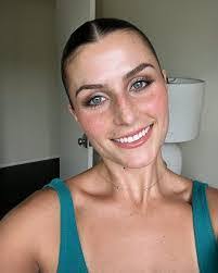 Michelle Yasavolian's Instagram, Twitter & Facebook