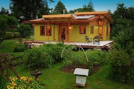 The smallest design is the matchbox, a studio that packs a kitchen, living room and bath into 400 square feet. Mini Home Tiny House Swoon