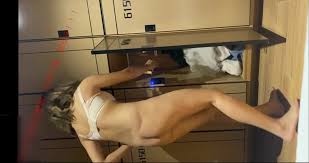 한국 여자 목욕탕 몰카-위험한 호기심의 기록