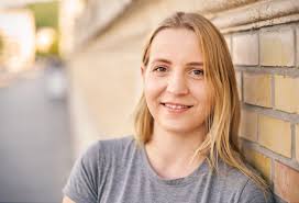 Customer looking forward to 'fresh start' after escaping domestic abuse  thanks to help from Longhurst Group colleagues