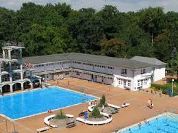 Das bad öffnet mangels schwimmern nur noch an warmen tagen. Freibad Stadion Frankfurt Urban Sports Club