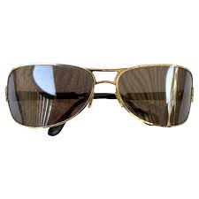 Diese kombination sorgt dafür, dass die sonnenbrille ihnen einen sportlicher und coolen look verleiht. Emporio Armani Sonnenbrille In Gold Second Hand Emporio Armani Sonnenbrille In Gold Gebraucht Kaufen Fur 85 4386119