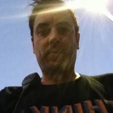 Bobby Hewitt (@BobbyHewitt1)