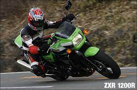 page2 最新型ダエグに然るべき進化形を見る 特集記事 バイクブロス マガジンズ カワサキモーターサイクル カワサキのバイク トライクバイク