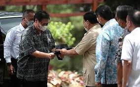 Kamus besar dari menguntit dalam bahasa indonesia. Menguntit Adalah Beware The Hacker Is Stalking You Waspadalah Peretas Sedang Menguntit Anda Steemit Cicak Putih