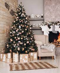 If you have a large room with vaulted ceilings, you'll need a tree that will fill the this living room also pays special attention to traditionally overlooked spaces, with a sprig of magnolia in the circular window as well as a simple. 60 Stunning Christmas Tree Ideas Best Christmas Tree Decorations