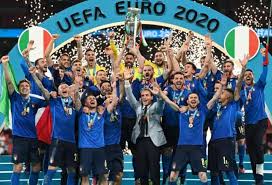 Im sommer kämpfen 24 teams um die uefa europameisterschaft. Em 2021 Euro 2020 Ausgabe Em 2020 Zeitplan Rangliste Und Gruppen
