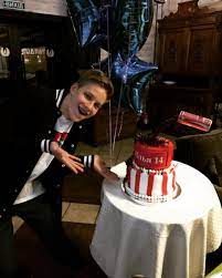 Maybe you would like to learn more about one of these? Katya Osadchaya Pokazala Vzroslogo Syna Ot Pervogo Muzha Ilya Uzhe Vyshe Yuriya Gorbunova