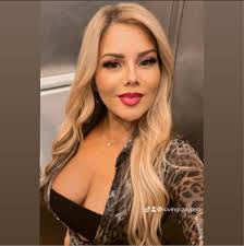 Elizabeth Posada's Instagram, Twitter & Facebook