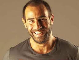 Δείτε την 28χρονη επιστήμη που του χάρισε την κόρη video ο αντώνης κανάκης έγινε για πρώτη φορά μπαμπάς. Antwnhs Kanakhs Den Toy Fainetai H Hlikia Media Thepressroom Gr