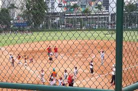 Sebutkan jenis lemparan dalam bola basket. Jenis Jenis Lemparan Dalam Softball Halaman All Kompas Com