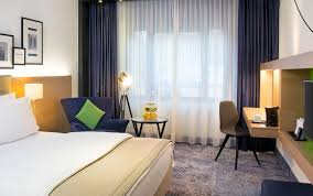 Das holiday inn stuttgart kann es kaum erwarten, die türen zu öffnen, in die restaurants einzuladen und den platz an der bar wieder zum kommunikationstreffpunkt zu machen. Holiday Inn Stuttgart Stuttgart Bis Zu 70 Voyage Prive
