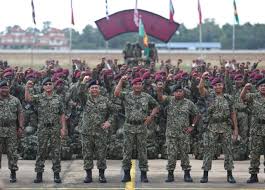 Setelah kekuatan rejimen askar melayu diraja bertambah, program latihan telah dirombak agar ianya bersesuaian dengan objektif penubuhannya. Batalion Ke 18 Rejimen Askar Melayu Diraja Di Susun Semula Suara Perak