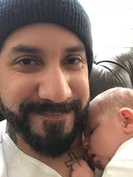 Backstreet Boy“- A.J. McLean: 1. Selfie mit Baby Lyric Dean