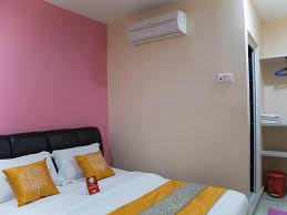 The kota dame (formerly uptown kota damansara) night market can be accessed via feeder bus from this station.2. Oyo 147 De Uptown Hotel Damansara Utama Kuala Lumpur Best Price Guarantee Mobile Bookings Live Chat