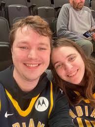 Is this normal for the foil to change half way down? Tried my best to  capture it