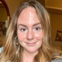 Elisabeth Lowe's Instagram, Twitter & Facebook