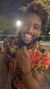 Reto de baile con Yvlyy en TikTok