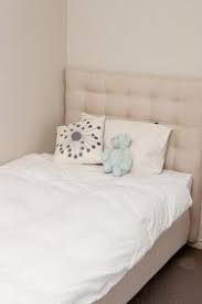 Max Me Diy Headboard And Bed Make Over Schlafzimmer Diy Bett Ideen Kopfteil
