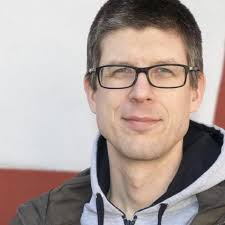 Contributors and Participants (898)