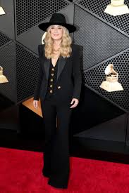 Lainey Wilson Changed Up Her Uniform in a Johnny Cash–Inspired Grammys Look  | Glamour