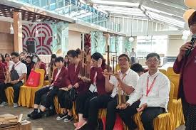 Di budi luhur kampus merdeka itu adalah yang mana mahasiswanya juga merdeka. Kebijakan Kampus Merdeka Kegiatan Belajar Di Luar Kampus Diberikan Bobot Sks Halaman All Kompas Com