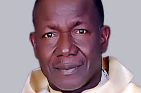 Le bouleversant dernier geste du père Isaac avant d'être brûlé vif