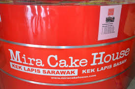 Kek lapis sarawak yang popular sekarang mira kek lapis.bila saya google mira cake house ni ada kat petra. Mira Cake House Local Kek Lapis Layer Cake Bild Von Riverside Majestic Hotel Kuching Tripadvisor