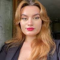 Eloise Sumner's Instagram, Twitter & Facebook