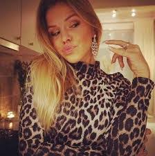 Louise Hoff's Instagram, Twitter & Facebook