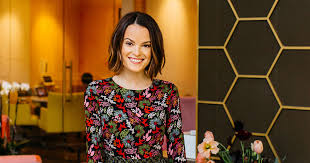 Последние твиты от bumble's blog (@bumbleblogher). Bumble Expands Past Dating To Workplace Empowerment Education And Career News