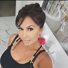 playing my dad's old bass. (Dywane Thomas) anticipation.. the bar-kays