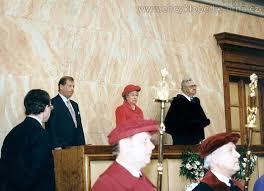 Kredit umožní i stahování neomezenou rychlostí. Navsteva Britske Kralovny Alzbety Ii