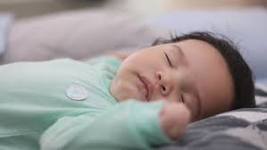 Di tengah pandemi, demam menjadi salah satu gejala klinis yang paling bikin waswas banyak orang. Doktor Kongsikan 3 Cara Mudah Atasi Anak Selalu Demam Panas Pa Ma