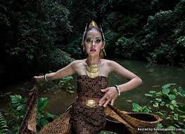 Seni budaya ini dianggap sebagai satu khazanah budaya terengganu yang cuba dipertahankan sehingga kini. Misteri Asal Usul Tarian Ulek Mayang Sentiasa Panas
