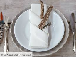 Un Pliage De Serviette Porte Couvert Facile Et Rapide En 2020 Avec Images Pliage Serviette Pliage Serviette Papier