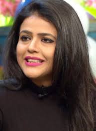Reporters, correspondents, and broadcast news reporters need a bachelor's degree in journalism or communications. Sweta Singh Shweta Singh Husband Age Aaj Tak Facebook News Anchor Hot Anchor Journalist Shaadi Sanket Kotkar Wiki Biography Pocket News Alert