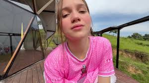 Antes de irme a entrenar le saco la leche a mi mejor amigo - majoblonde -  XNXX.COM