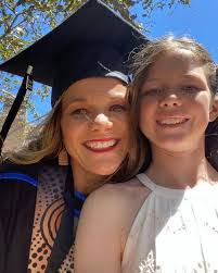 Fiona Hansen's Instagram, Twitter & Facebook