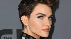 Kapitel 2, „pitch perfect 3 gespielt hatte, hatte vergangenes jahr nach der. Video Fur Fans Ruby Rose Zeigt Wirbel Op Nach Stunt Unfall Promiflash De