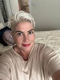 Please I am looking for recommendations for a Mens barber who cuts womans  hair. Not a Hairdresser. 🫣 £120 for a short shaves cut is robbery. Please  must be someone you have