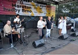 Maraton hudby brno 2017 organizačně zaštítí tic brno spolu s hudební agenturou c.e.m.a a agenturou twentyfourseven promotion. Festival Maraton Hudby Brno Ukaze Akrobata Na Bagru I Flasinetare Brnan