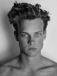 Max Gray's Instagram, Twitter & Facebook