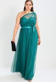 Molte donne curvy sono dell'idea che meno mostrano del proprio corpo, più elegante risulterà il loro outfit. Abito Da Cerimonia Stile Impero Per Taglie Forti My Mascara Curves Vestiti Taglie Forti Abiti Taglie Forti Abiti