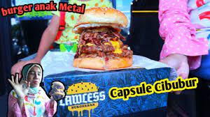 Lawless burgerbar buat menu khusus untuk penggemar seringai. Nyobain Burger Paling Gede Di Lawless Burger Capsule Cibubur Kenyang Tak Terkira Youtube