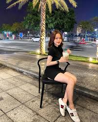 Trái ngược với phong cách năng động, kín đáo như trước đây, nhật lê của hiện tại ngày càng sexy. Hot Girl Huá»³nh Anh NgÆ°á»i Yeu Má»›i Cá»§a Quang Háº£i La Ai