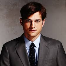 On a recent episode of dax shephard's podcast, armchair expert, america's sweethearts, mila kunis and ashton kutcher, announced that they only bathe. Ashton Kutcher