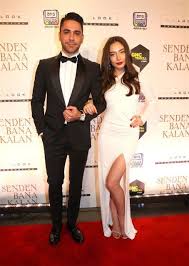 Neslihan atagül, kadir doğulu, yunus emre yıldırımer yapımcı: Neslihan Atagul And Kadir Dogulu What S Left Of You Premiere Famousfix