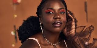 Ali Shannon's Instagram, Twitter & Facebook