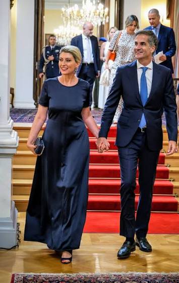 Η Σία Κοσιώνη και ο Κώστας Μπακογιάννης στη σημερινή δεξίωση στο Προεδρικό Μέγαρο για την 52η επέτειο αποκατάστασης της Δημοκρατίας.